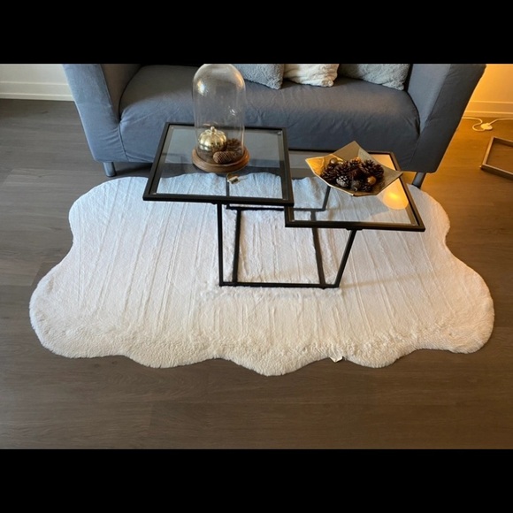 White cloud fur carpet - Picture 2 of 4